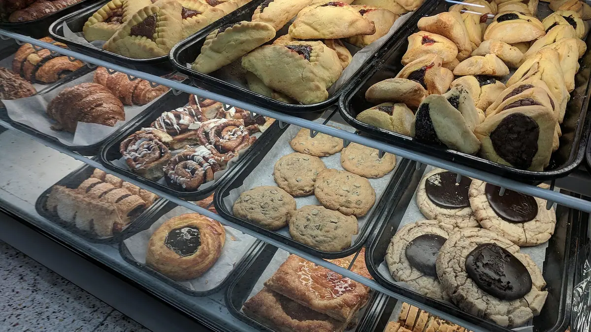 Devonshire Bakery – bakery in Frodsham town centre